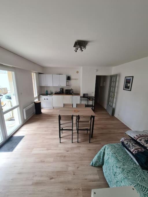 50M De La Plage: Studio Au Coeur Du Centre ! Saint-Cast-le-Guildo Exterior photo